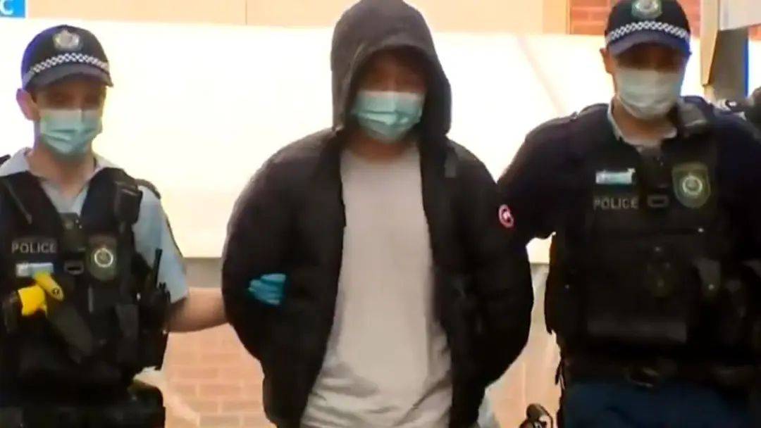 ！受害者母亲崩溃：“一直给我发消息的不是我女儿”开元棋牌中国留学生杀害女室友后假扮死者10个月(图7)